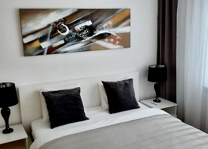 Apart SKY Residence Hauptbahnhof with Balcony
