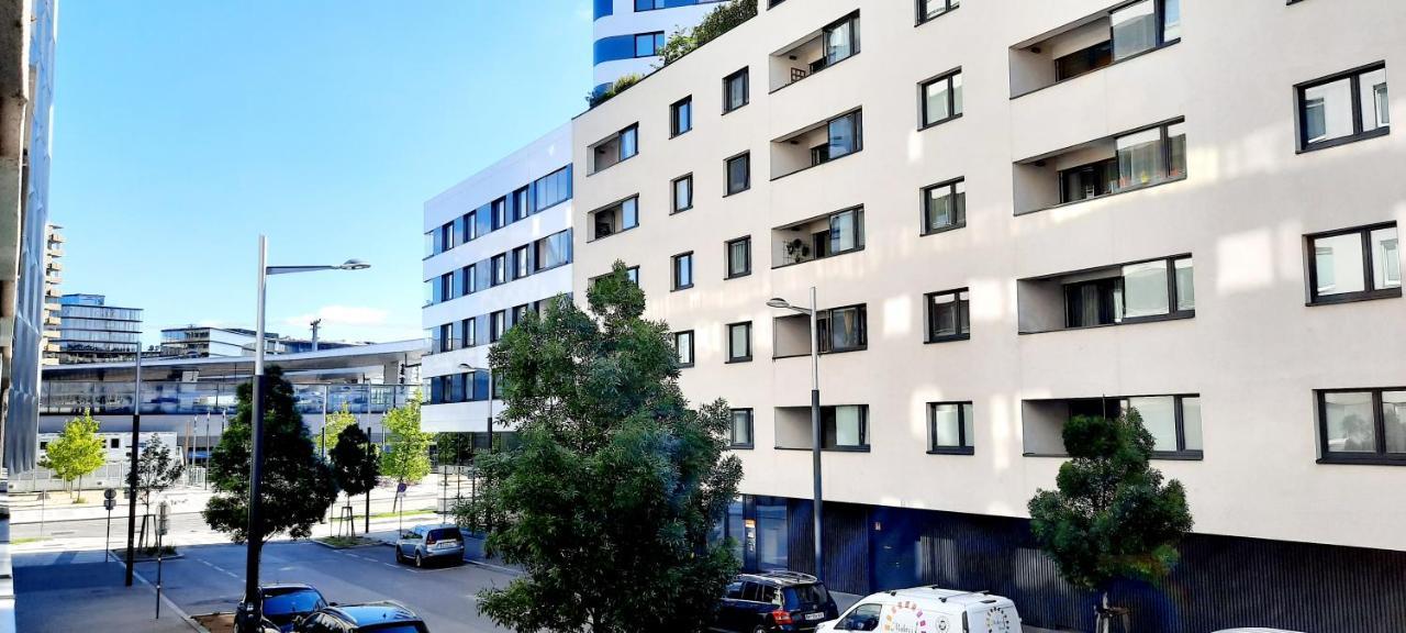 Apartment Apart Sky Hauptbahnhof With Balcony